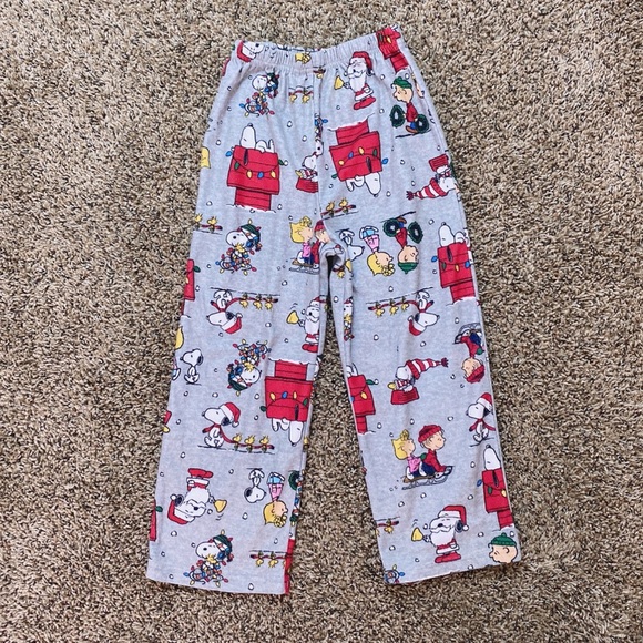 Gray Peanuts (Charlie Brown) Print Pajama Set - Picture 5 of 6